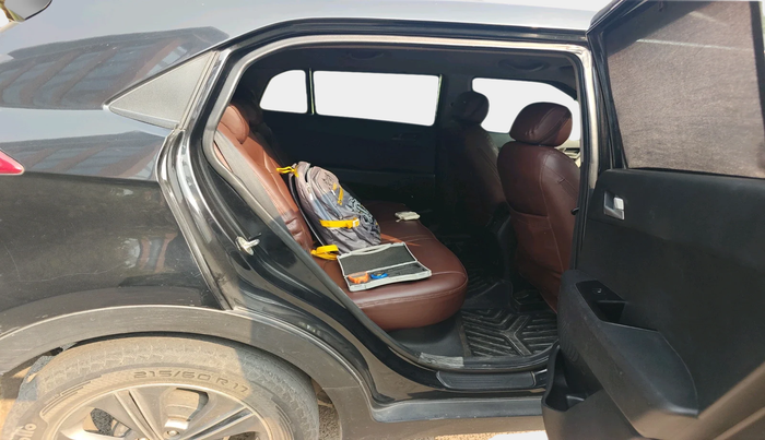 2017 Hyundai Creta SX PLUS AT 1.6 DIESEL, Diesel, Automatic, 2,13,446 km, interior