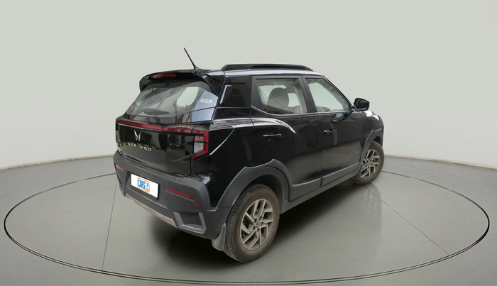 2025 Mahindra XUV 3XO AX5 1.2 L TCMPFI AT, Petrol, Automatic, 4,781 km, exterior