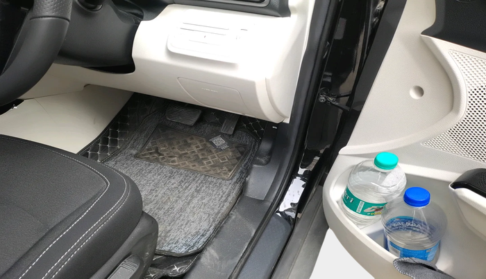 2025 Mahindra XUV 3XO AX5 1.2 L TCMPFI AT, Petrol, Automatic, 4,781 km, interior