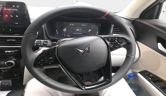 2025 Mahindra XUV 3XO AX5 1.2 L TCMPFI AT, Petrol, Automatic, 4,781 km, interior