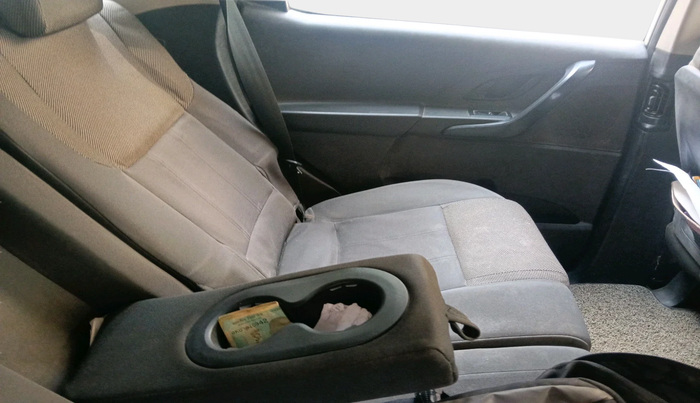 2018 Mahindra XUV500 W5, Diesel, Manual, 1,91,748 km, interior