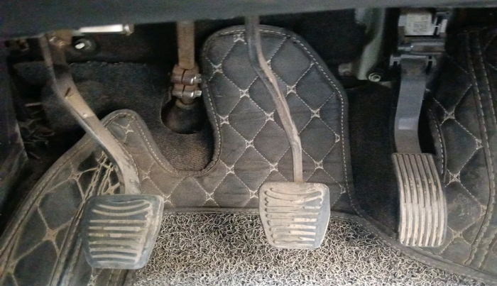 2018 Mahindra XUV500 W5, Diesel, Manual, 1,91,748 km, interior