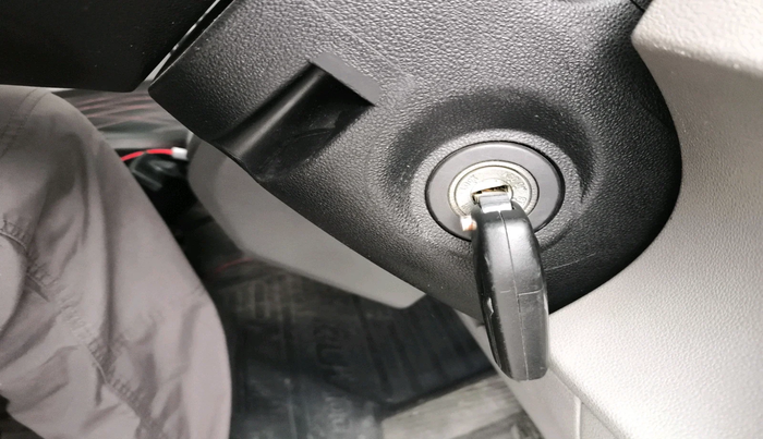 2016 Mahindra Kuv100 K8 5 STR, Petrol, Manual, 84,296 km, interior