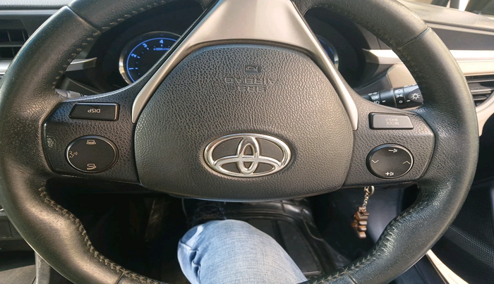 2015 Toyota Corolla Altis G PETROL, Petrol, Manual, 1,32,941 km, interior