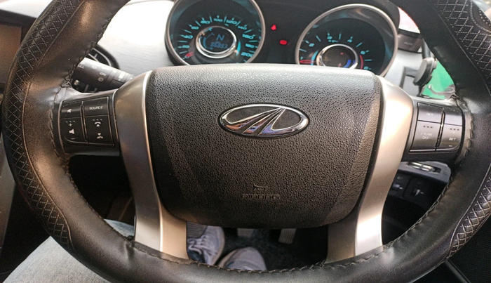 2018 Mahindra XUV500 W9, Diesel, Manual, 86,893 km, interior