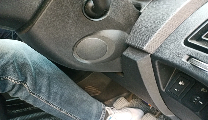 2018 Mahindra XUV500 W9, Diesel, Manual, 86,893 km, interior