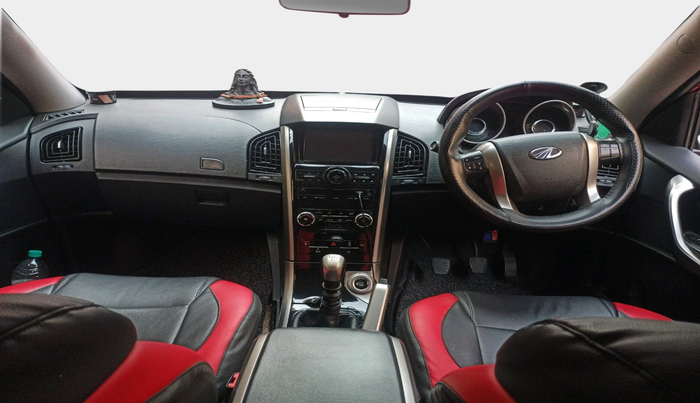 2018 Mahindra XUV500 W9, Diesel, Manual, 86,893 km, interior