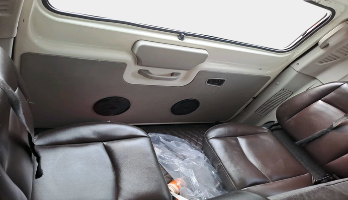 2018 Mahindra Scorpio S7, Diesel, Manual, 95,898 km, interior