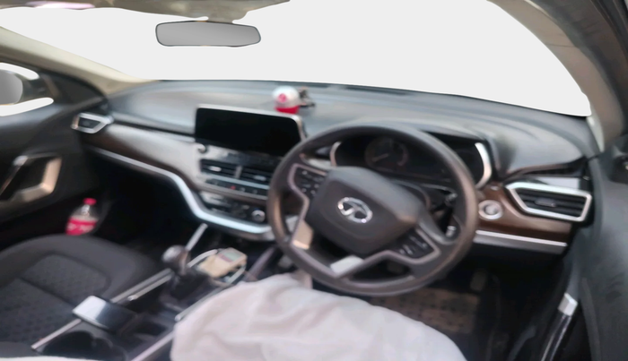 2021 Tata Harrier XT 2.0L KRYOTEC, Diesel, Manual, 91,414 km, interior