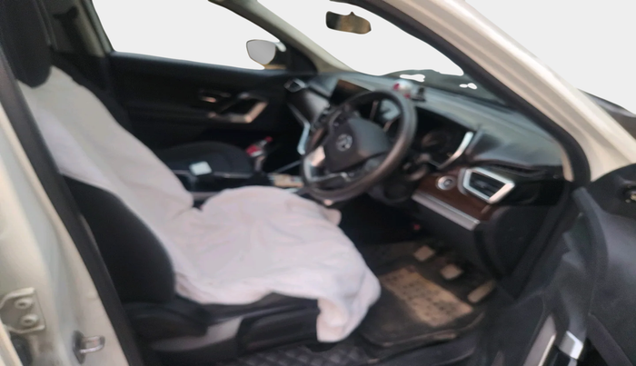 2021 Tata Harrier XT 2.0L KRYOTEC, Diesel, Manual, 91,414 km, interior