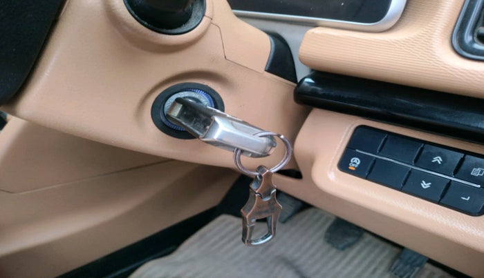 2021 Mahindra XUV700 AX 3 P MT 5 STR, Petrol, Manual, 15,745 km, interior