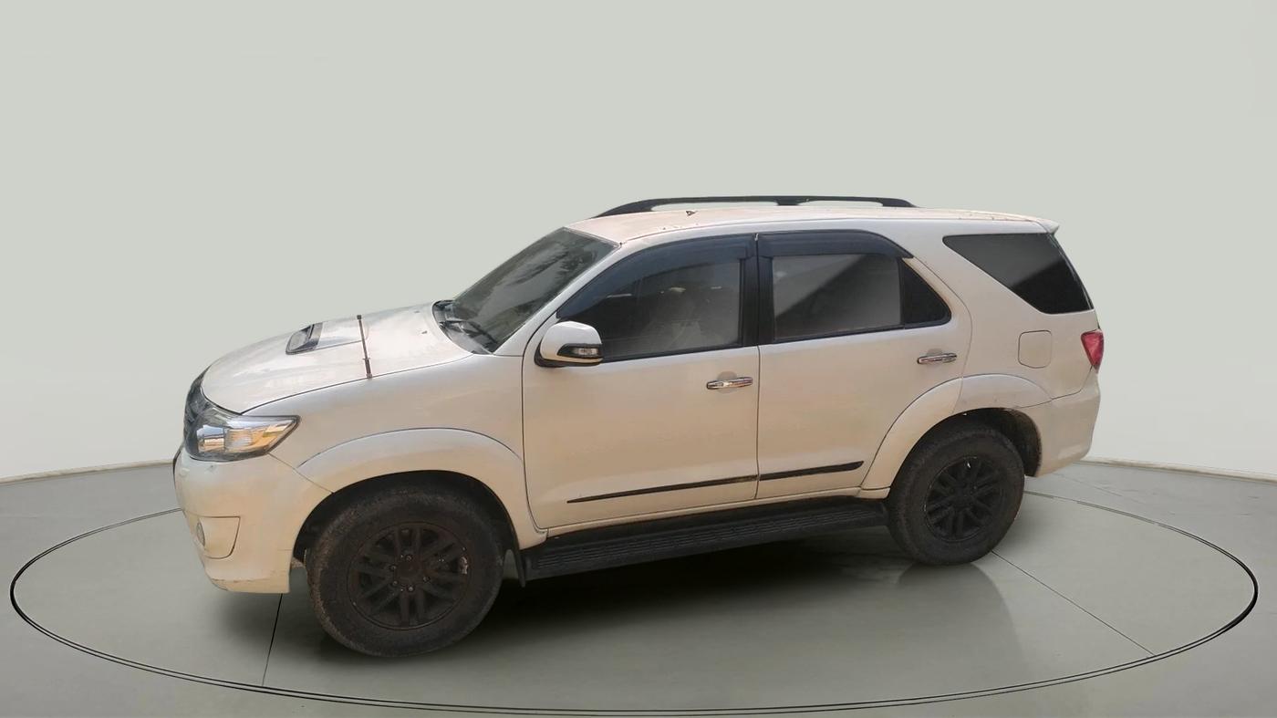 2013 Toyota Fortuner 3.0 4X2 AT, Diesel, Automatic, 1,57,909 km, exterior