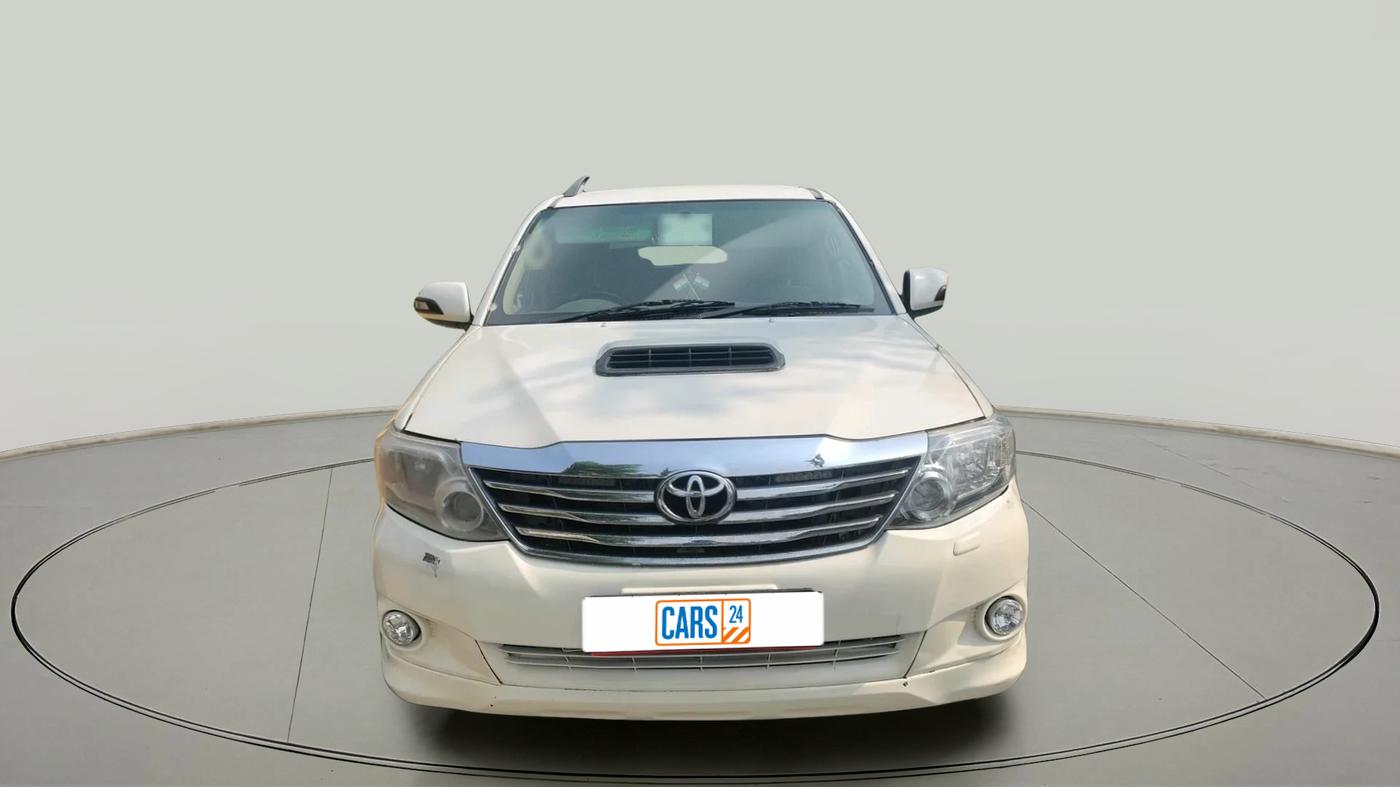 2013 Toyota Fortuner 3.0 4X2 AT, Diesel, Automatic, 1,57,909 km, exterior