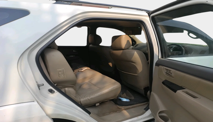 2013 Toyota Fortuner 3.0 4X2 AT, Diesel, Automatic, 1,57,909 km, interior