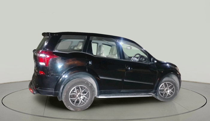 2018 Mahindra XUV500 W7, Diesel, Manual, 48,322 km, exterior