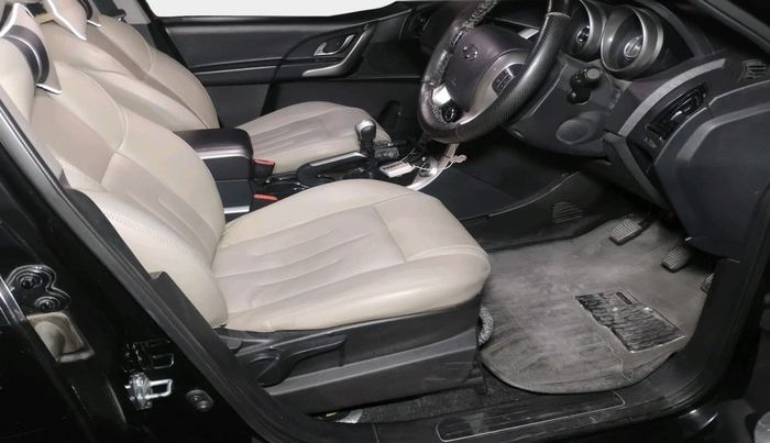 2018 Mahindra XUV500 W7, Diesel, Manual, 48,322 km, interior