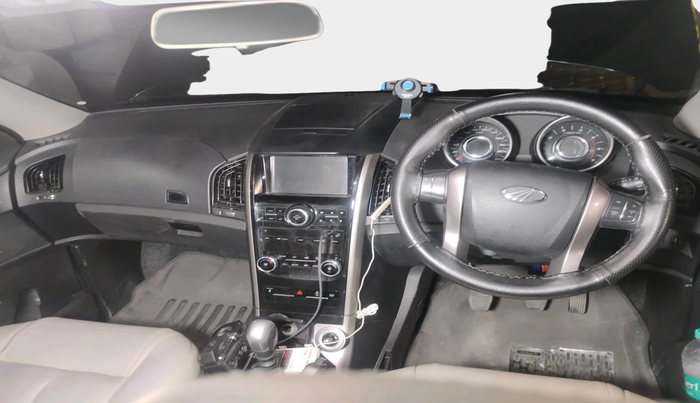 2018 Mahindra XUV500 W7, Diesel, Manual, 48,322 km, interior