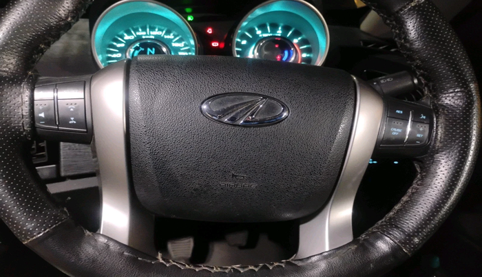 2018 Mahindra XUV500 W7, Diesel, Manual, 48,322 km, interior