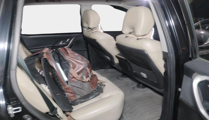 2018 Mahindra XUV500 W7, Diesel, Manual, 48,322 km, interior