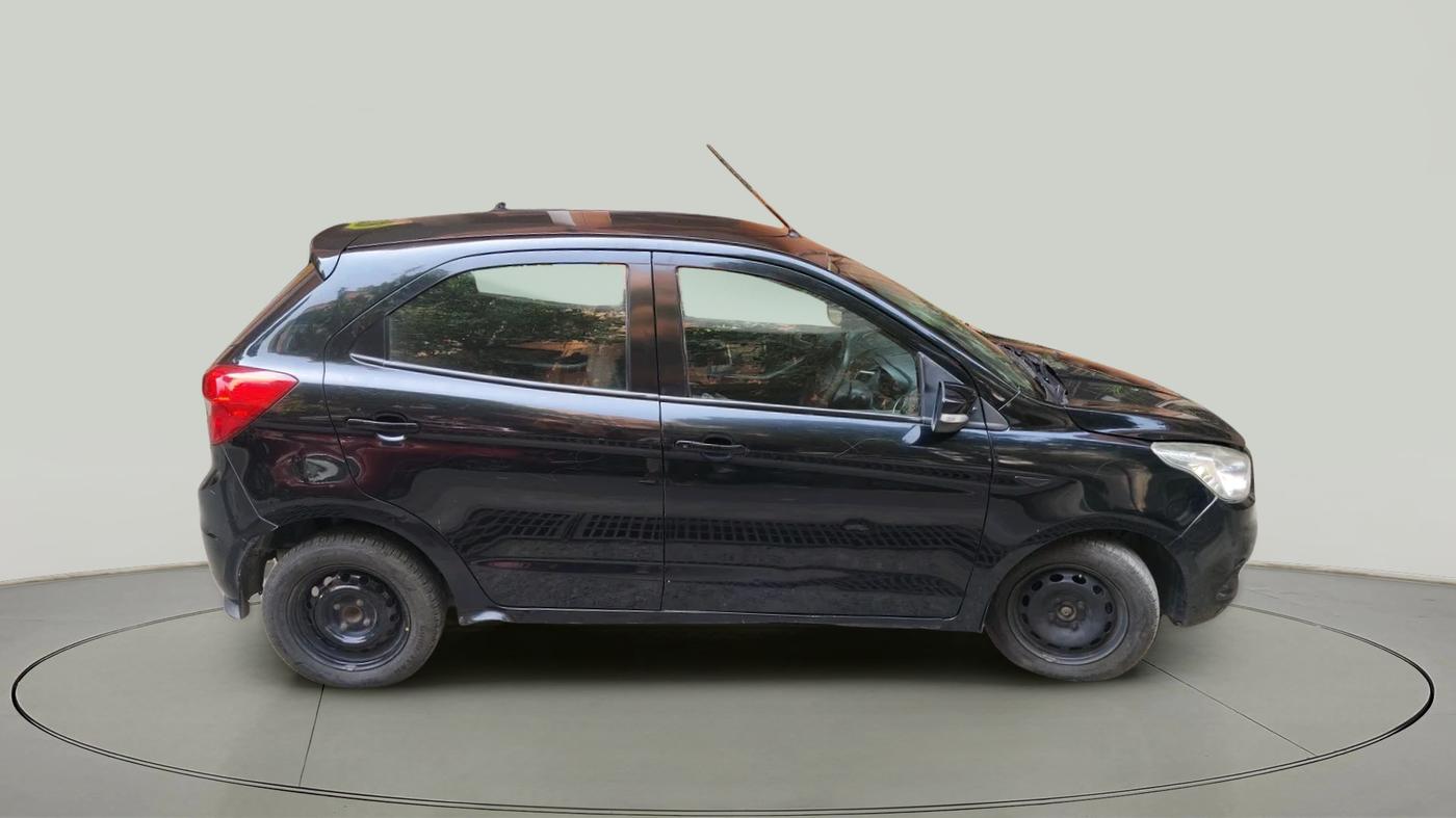 2017 Ford New Figo TREND 1.2 PETROL, Petrol, Manual, 1,00,230 km, exterior