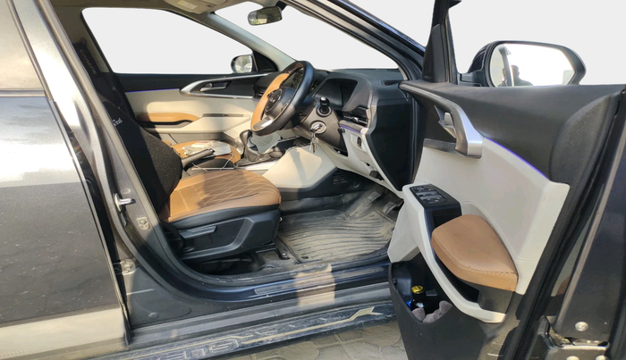 2023 KIA CARENS PRESTIGE 1.5 PETROL 7 STR, Petrol, Manual, 44,690 km, interior