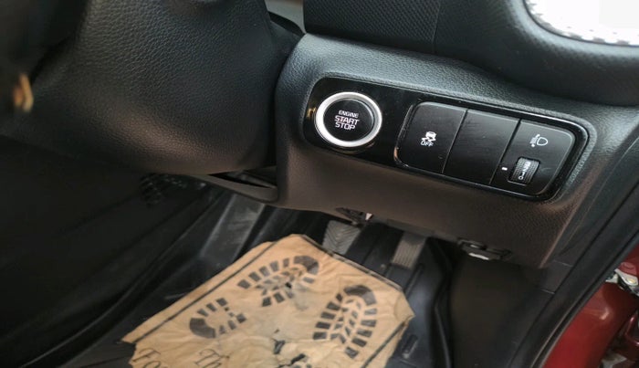 2022 KIA SONET HTK PLUS 1.0 IMT, Petrol, Manual, 28,509 km, interior
