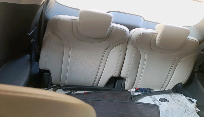 2021 Mahindra XUV700 AX 7 P AT 7 STR, Petrol, Automatic, 29,286 km, interior