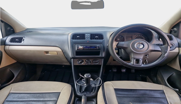 2011 Volkswagen Polo COMFORTLINE 1.2L PETROL, Petrol, Manual, 1,10,613 km, interior