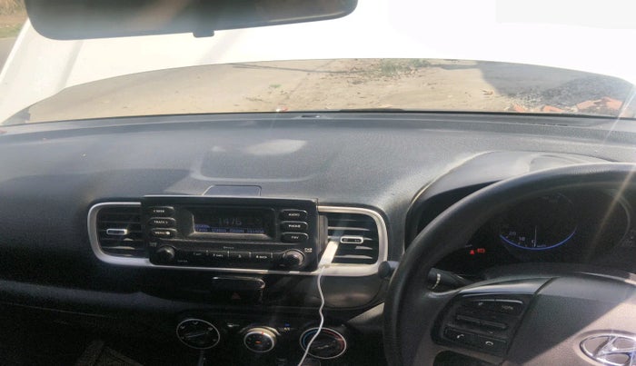 2020 Hyundai VENUE S 1.2, Petrol, Manual, 33,750 km, interior