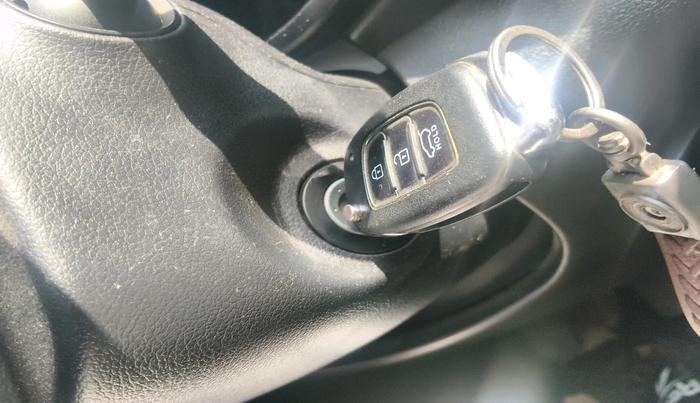 2020 Hyundai VENUE S 1.2, Petrol, Manual, 33,750 km, interior