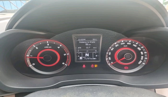 2020 Mahindra XUV300 W8 1.5 DIESEL, Diesel, Manual, 71,787 km, interior