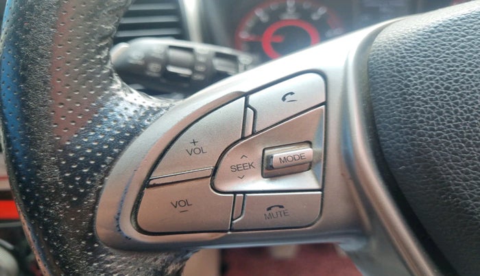 2020 Mahindra XUV300 W8 1.5 DIESEL, Diesel, Manual, 71,787 km, interior