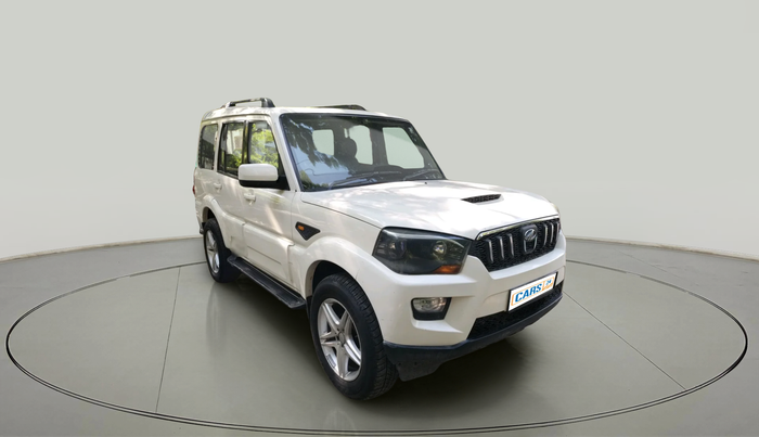 2017 Mahindra Scorpio S4 PLUS 1.99 INTELLI-HYBRID, Diesel, Manual, 93,291 km, exterior