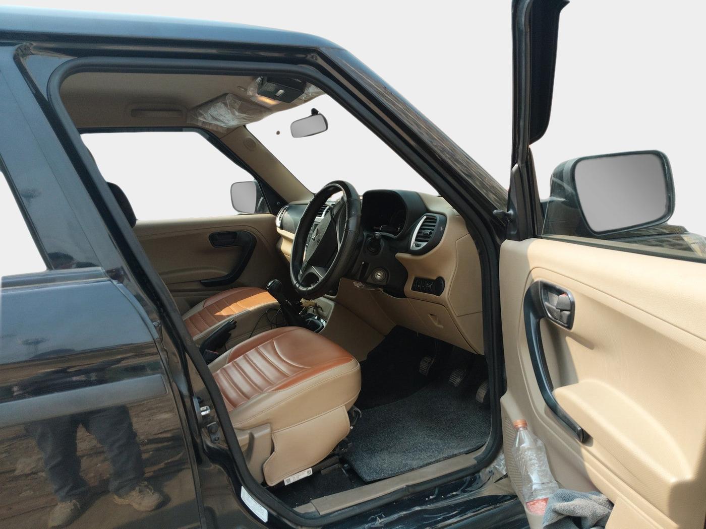 2023 Mahindra BOLERO NEO N 8, Diesel, Manual, 17,302 km, interior