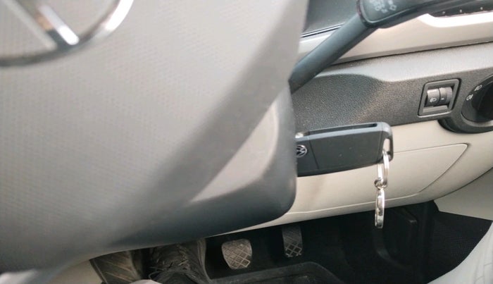 2025 Volkswagen TAIGUN HIGHLINE 1.0 TSI MT, Petrol, Manual, 6,612 km, interior