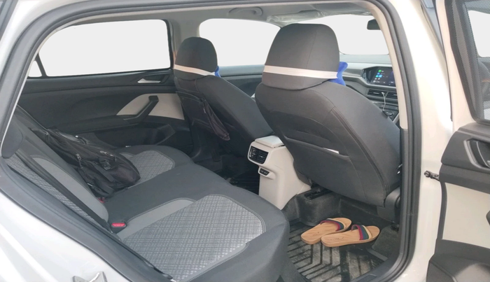 2025 Volkswagen TAIGUN HIGHLINE 1.0 TSI MT, Petrol, Manual, 6,612 km, interior