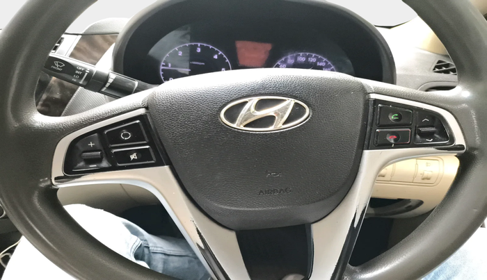 2011 Hyundai Verna FLUIDIC 1.6 CRDI SX, Diesel, Manual, 1,62,505 km, interior