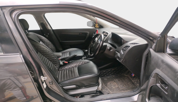 2021 Maruti Vitara Brezza VXI, Petrol, Manual, 98,123 km, interior