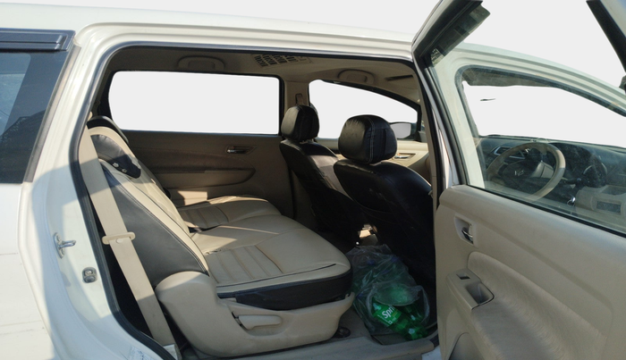 2014 Maruti Ertiga VXI CNG, Petrol, Manual, 1,35,472 km, interior