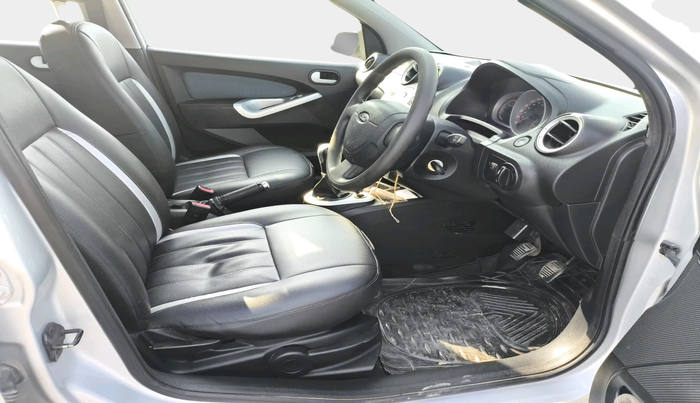 2014 Ford Figo TITANIUM 1.2 PETROL, Petrol, Manual, 44,556 km, interior