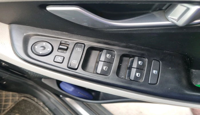 2022 Hyundai Creta SX 1.5 PETROL, Petrol, Manual, 39,525 km, interior