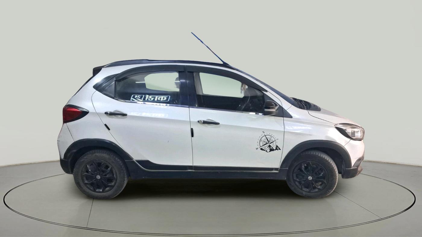 2018 Tata TIAGO NRG PETROL, Petrol, Manual, 67,677 km, exterior