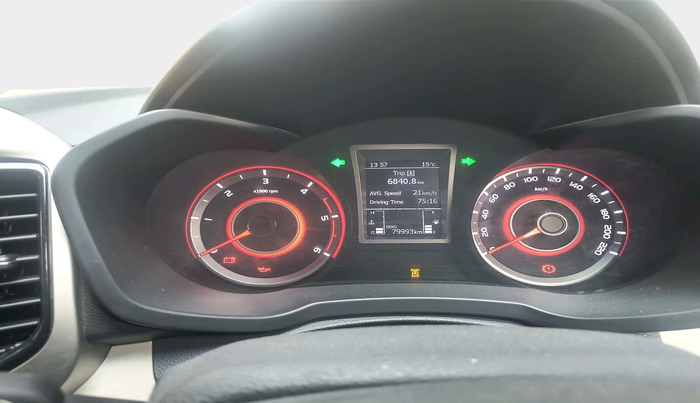 2019 Mahindra XUV300 W8 1.5 DIESEL, Diesel, Manual, 79,993 km, interior