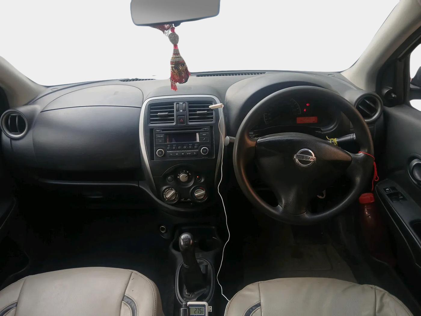 2018 Nissan Sunny XE D, Diesel, Manual, 75,046 km, interior