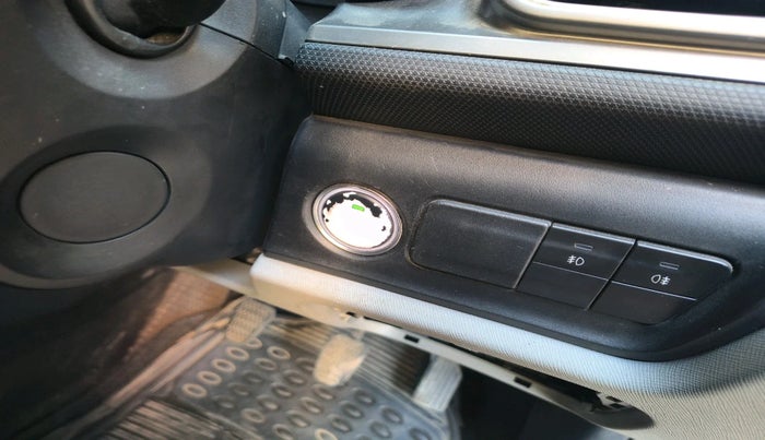 2020 Tata ALTROZ XZ DIESEL, Diesel, Manual, 1,06,115 km, interior