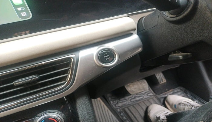 2024 Mahindra XUV700 AX 7 LUXURY D AT 7 STR, Diesel, Automatic, 12,858 km, interior