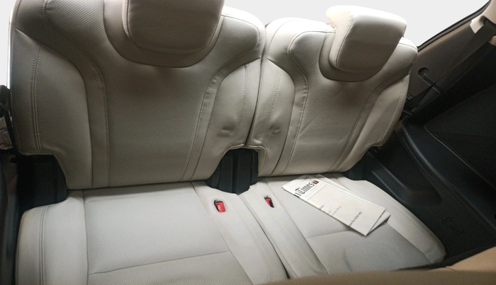 2024 Mahindra XUV700 AX 7 LUXURY D AT 7 STR, Diesel, Automatic, 12,858 km, interior