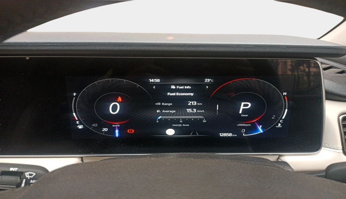 2024 Mahindra XUV700 AX 7 LUXURY D AT 7 STR, Diesel, Automatic, 12,858 km, interior