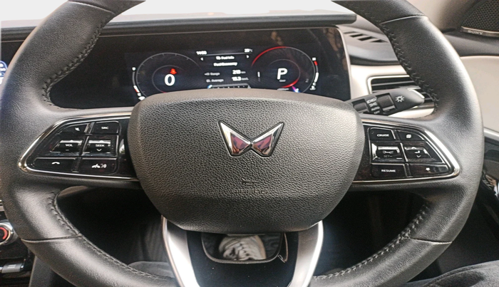 2024 Mahindra XUV700 AX 7 LUXURY D AT 7 STR, Diesel, Automatic, 12,858 km, interior