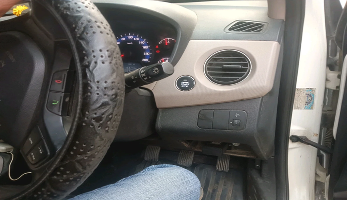 2016 Hyundai Xcent SX 1.2 (O), Petrol, Manual, 1,50,069 km, interior